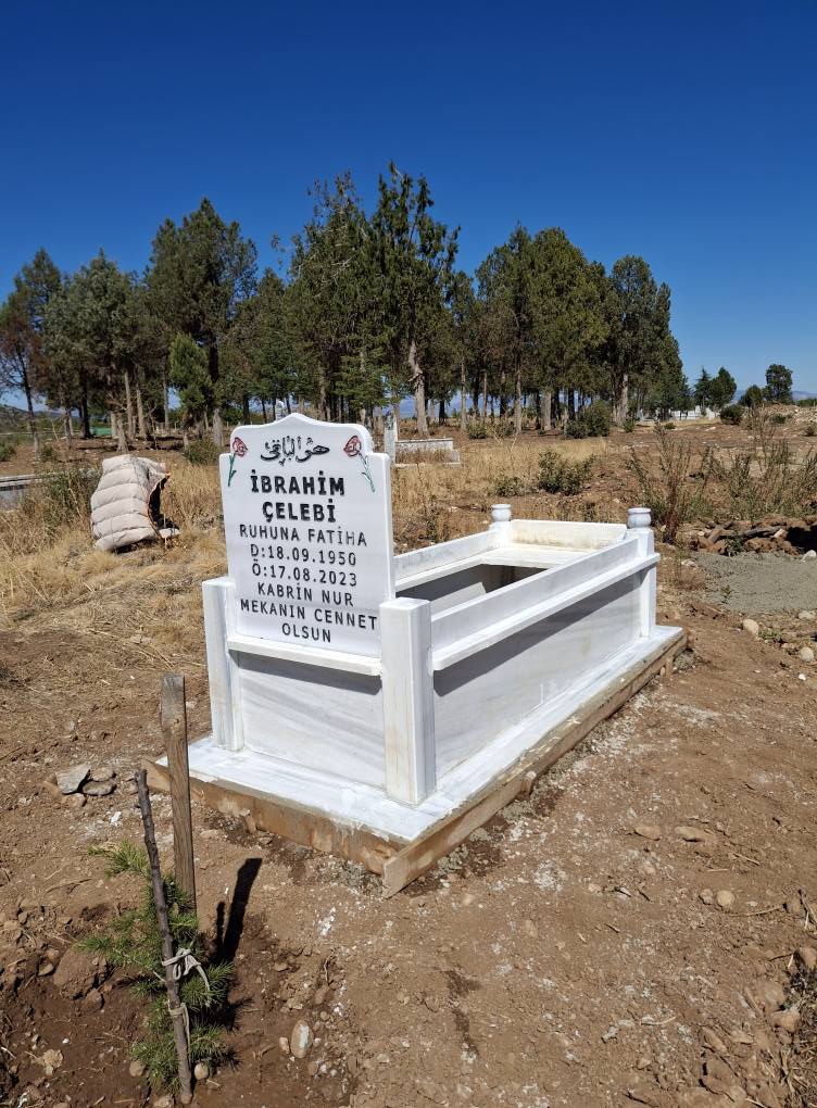 Isparta, Şarkikaraağaç Mezarlığı - Şarkikaraağaç mezar taşı